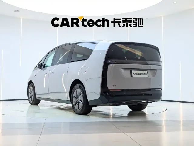 Li Auto MEGA — Фото автомобиля 9
