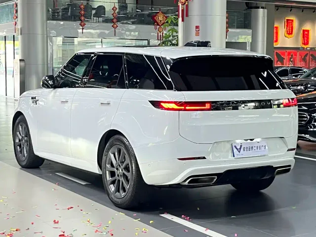 Land Rover Range Rover Sport — Фото автомобиля 9