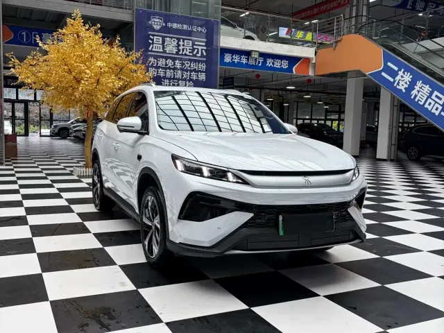 BYD Song Pro — Фото автомобиля 3