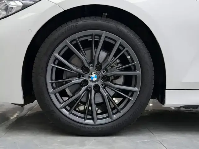 BMW 3 Series — Фото автомобиля 5