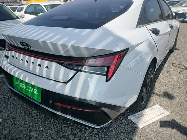 Hyundai Elantra — Фото автомобиля 7