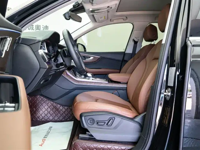 Audi Q7 — Фото автомобиля 11