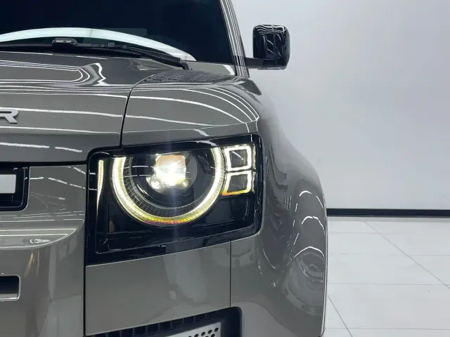 Land Rover Defender — Фото автомобиля 27