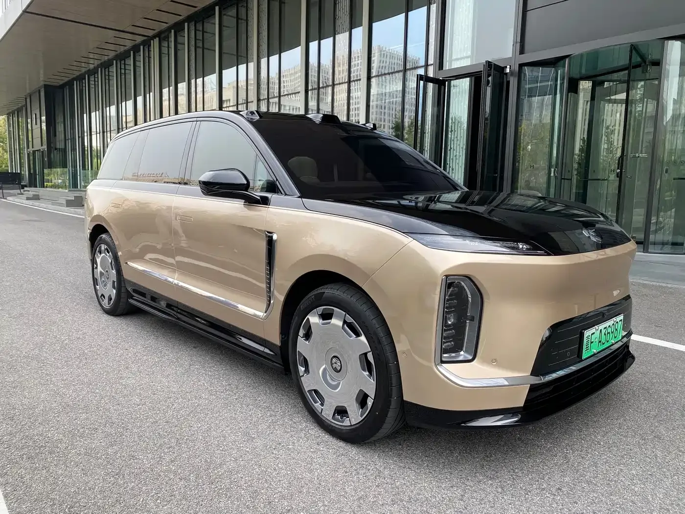 NIO NIO ES9 — Фото автомобиля 2