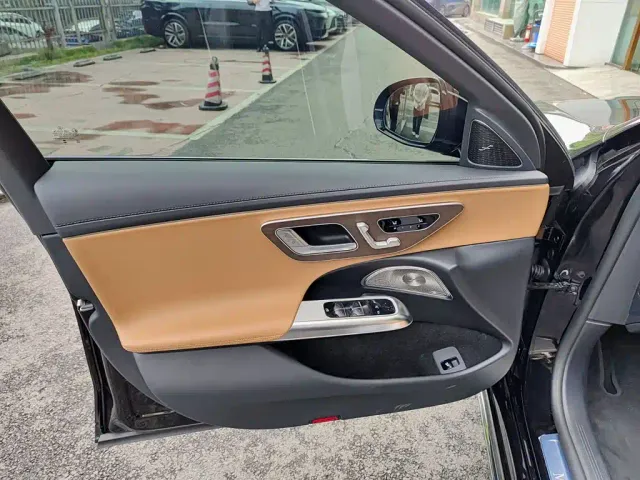 Mercedes-Benz E-Class — Фото автомобиля 6