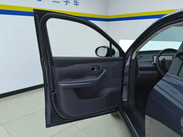 Leapmotor C10 — Фото автомобиля 7