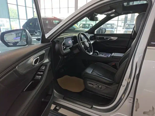 GAC Trumpchi GS8 — Фото автомобиля 15
