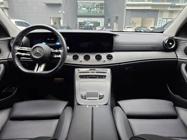 Mercedes-Benz E-Class — Фото автомобиля 10
