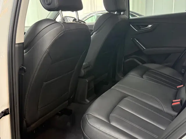 Audi Q2L — Фото автомобиля 11