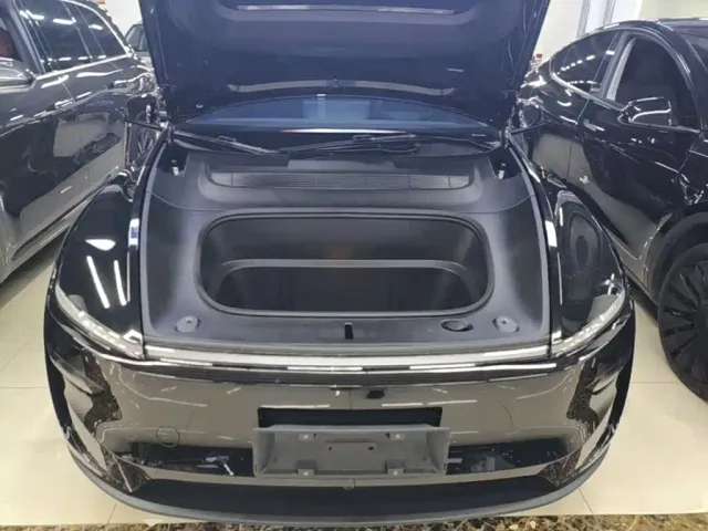 Tesla Model Y — Фото автомобиля 19