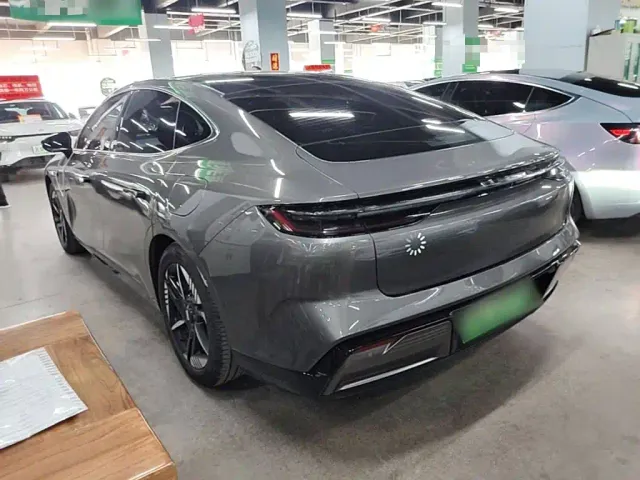 Geely Galaxy E8 — Фото автомобиля 4