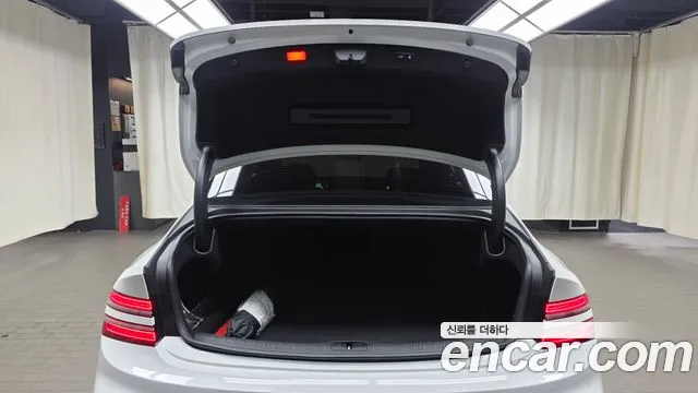 Genesis G80 Бензин 2.5 турбо AWD — Фото автомобиля 20
