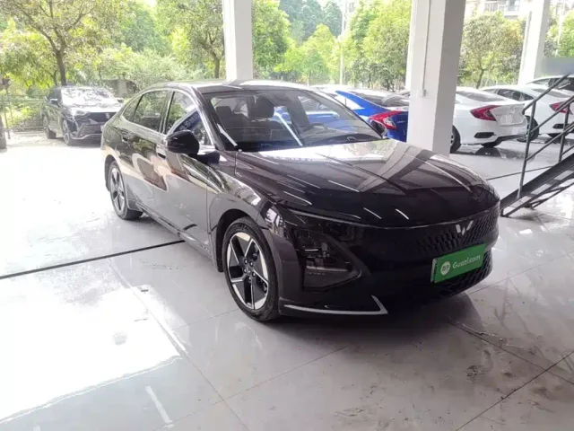 Wuling Starlight — Фото автомобиля 3
