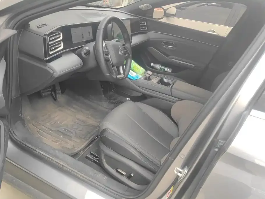 BYD Qin L 2025 DM-i Smart Drive Edition 120KM Surpassing — Фото автомобиля 9
