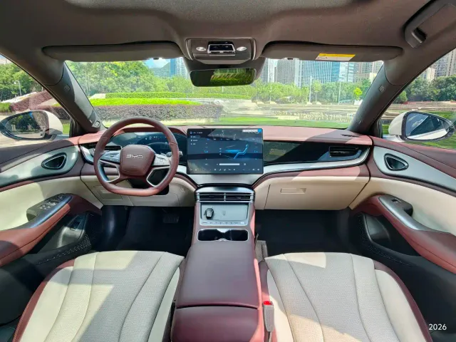 BYD Seal 07 DM-i — Фото автомобиля 7