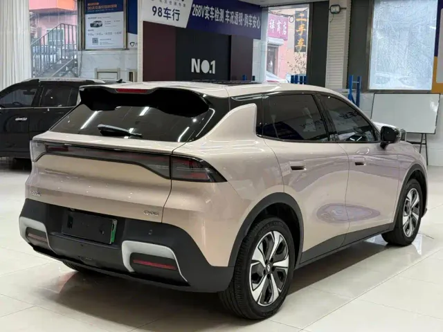 Changan Qiyuan Q05 — Фото автомобиля 4
