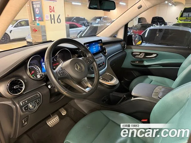 Mercedes-Benz V-Class — Фото автомобиля 14