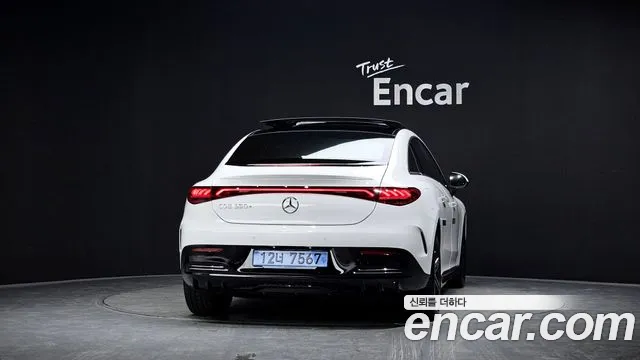 Mercedes-Benz EQE — Фото автомобиля 3