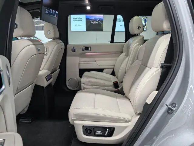 Li Auto L9 — Фото автомобиля 6