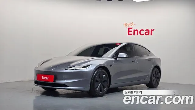 Фотография автомобиля — Tesla Model 3