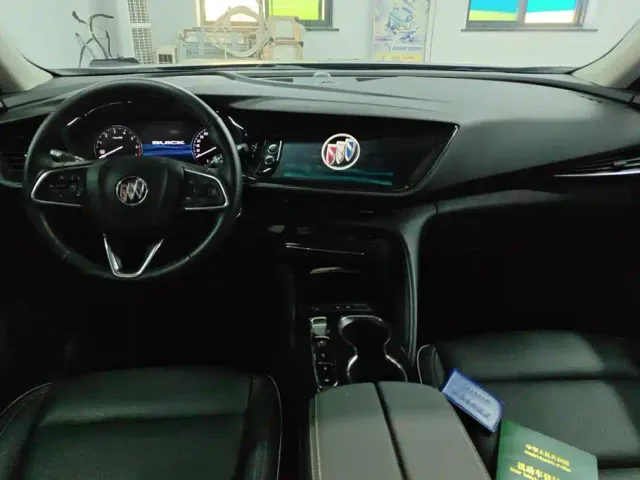 Buick Envision Plus — Фото автомобиля 12