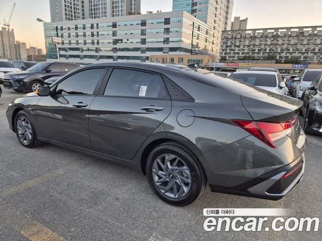 Hyundai Avante CN7 — Фото автомобиля 6