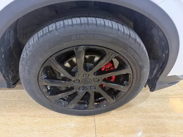 Geely Binyue — Фото автомобиля 13