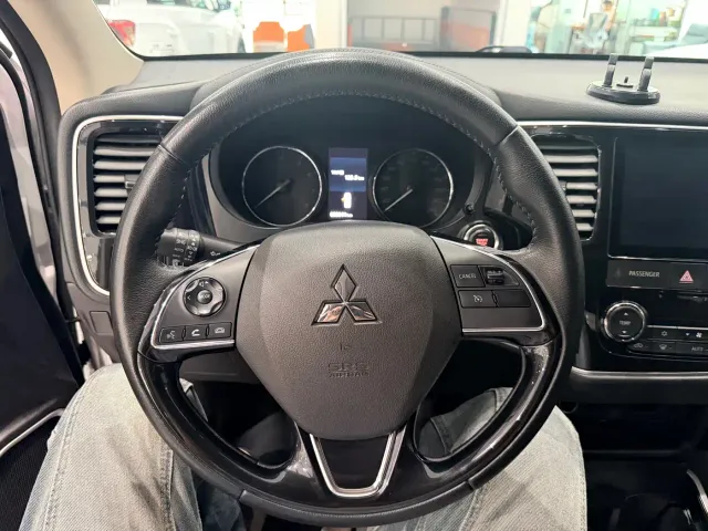Mitsubishi Outlander — Фото автомобиля 10