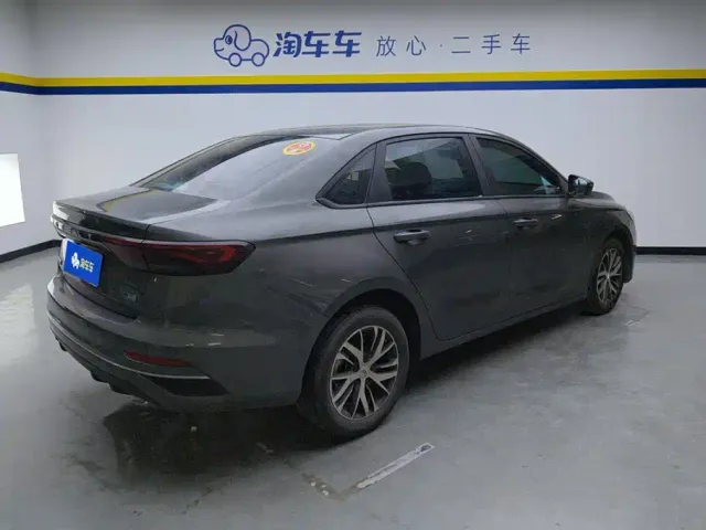 Geely Emgrand — Фото автомобиля 3