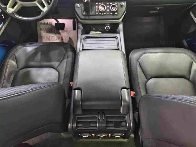 Land Rover Defender — Фото автомобиля 9