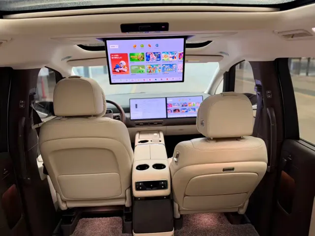 Li Auto MEGA — Фото автомобиля 7