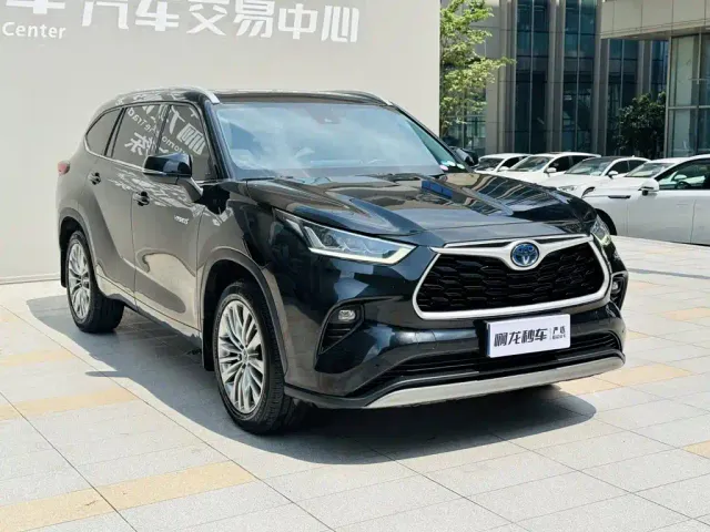 Toyota Highlander — Фото автомобиля 3