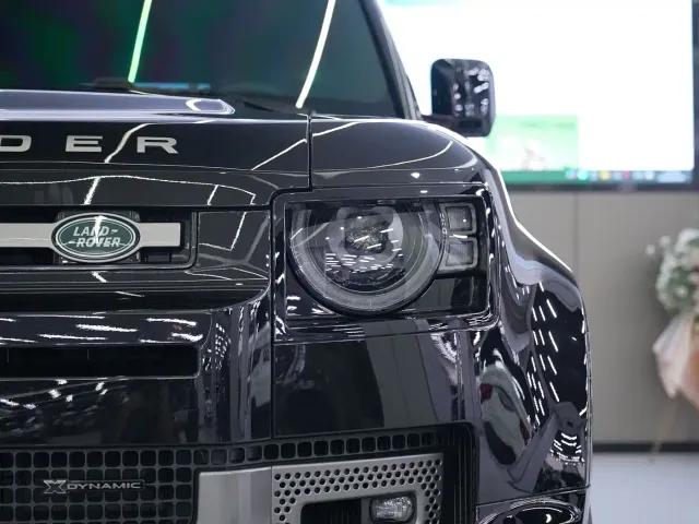 Land Rover Defender — Фото автомобиля 8