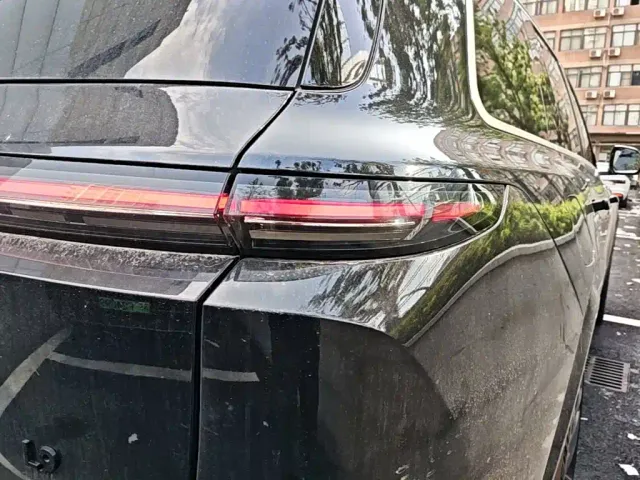 Li Auto L9 — Фото автомобиля 7