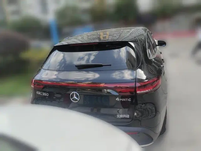 Mercedes-Benz EQC — Фото автомобиля 5