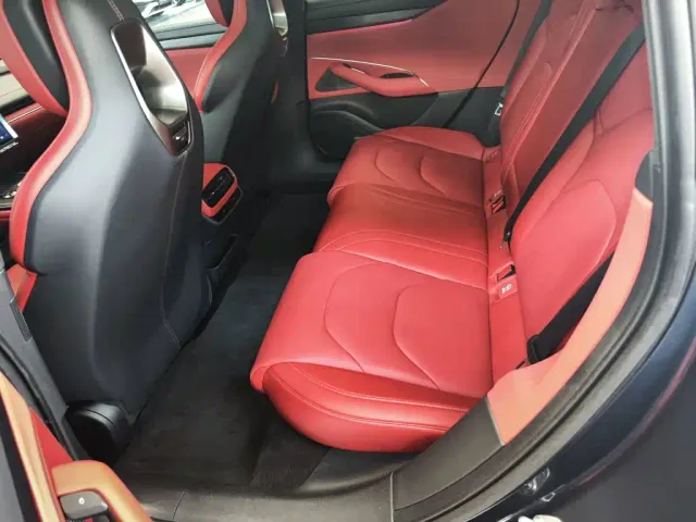Xiaomi SU7 — Фото автомобиля 16