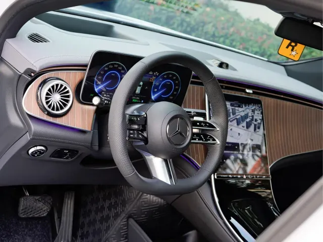 Mercedes-Benz EQE SUV — Фото автомобиля 10