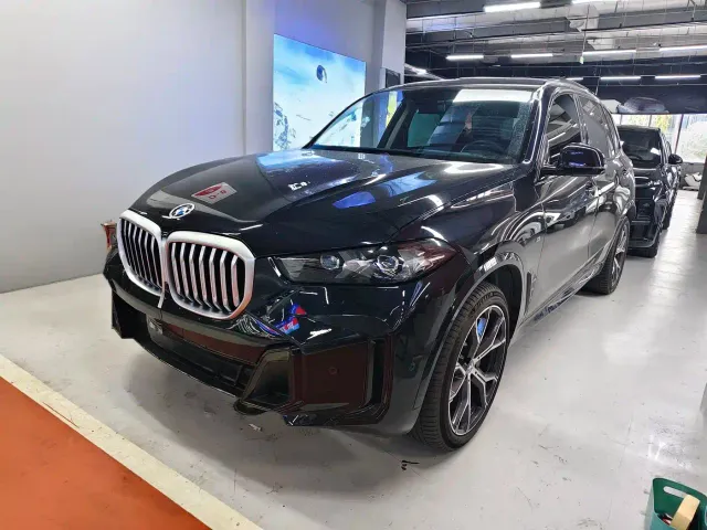 Фотография автомобиля — BMW X5