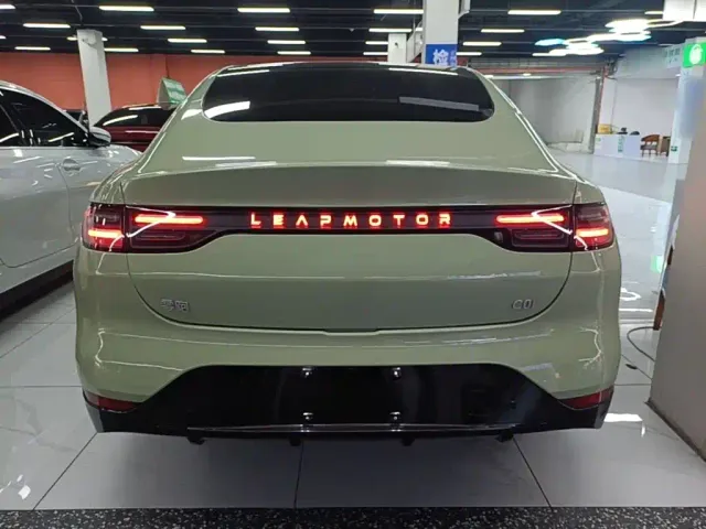 Leapmotor C01 — Фото автомобиля 5