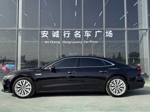 Audi A7L — Фото автомобиля 4