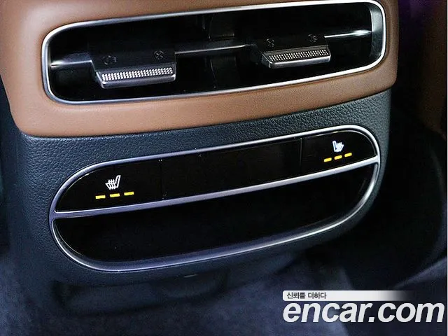 Genesis GV70 — Фото автомобиля 10