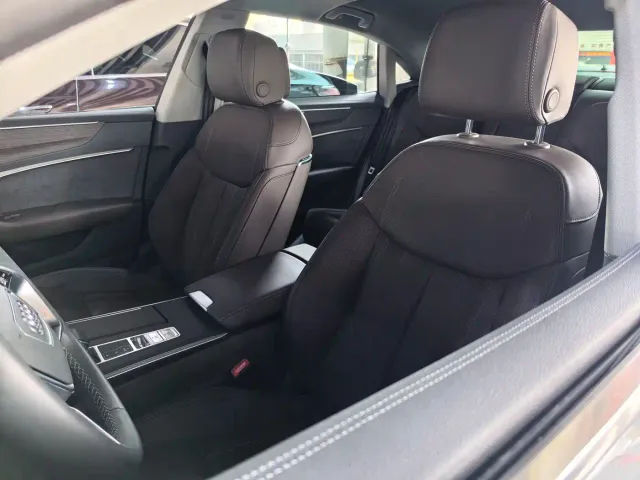 Audi A7L — Фото автомобиля 6