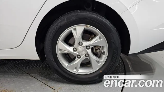 Hyundai AVANTE Avante (CN7) 1.6 LPi (Для проката) — Фото автомобиля 21