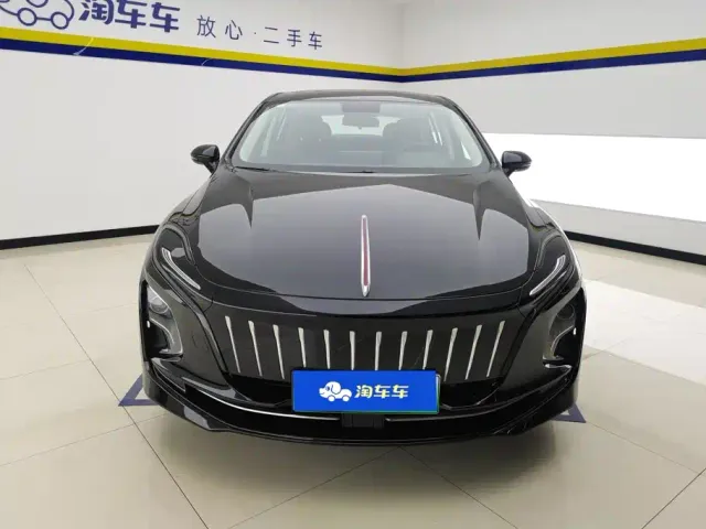 Hongqi E-QM5 — Фото автомобиля 2