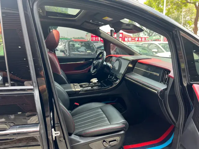 GAC Trumpchi Trumpchi M8 2023 Model Master Series Hybrid Ultimate Edition — Фото автомобиля 9