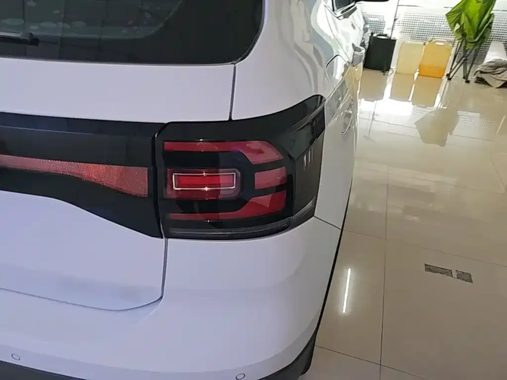 Volkswagen Tanying 2021 200TSI DSG Joy Smart Connect Edition — Фото автомобиля 7