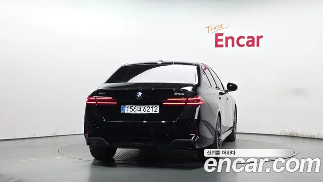 BMW 5 Series G60 — Фото автомобиля 4