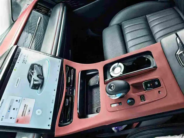 GAC Trumpchi E9 — Фото автомобиля 8