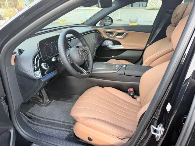Mercedes-Benz E-Class — Фото автомобиля 5
