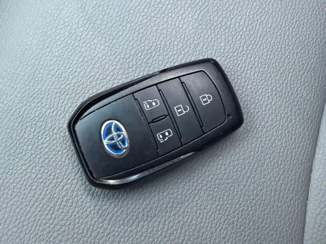 Toyota Granvia — Фото автомобиля 10